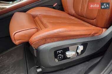 Позашляховик / Кросовер BMW X7 2019 в 
