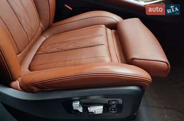 Позашляховик / Кросовер BMW X7 2019 в 