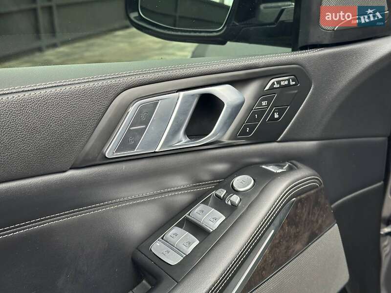 Внедорожник / Кроссовер BMW X7 2020 в Киеве