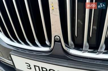 Позашляховик / Кросовер BMW X7 2020 в 
