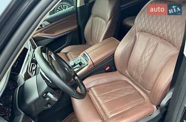 Позашляховик / Кросовер BMW X7 2020 в 