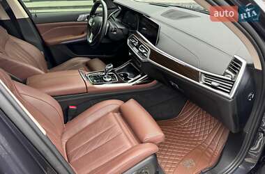 Позашляховик / Кросовер BMW X7 2020 в 