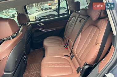 Позашляховик / Кросовер BMW X7 2020 в 