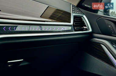 Внедорожник / Кроссовер BMW X7 2024 в 