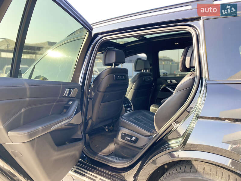 Внедорожник / Кроссовер BMW X7 2019 в Ужгороде
