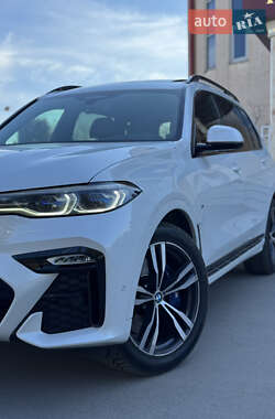 Позашляховик / Кросовер BMW X7 2020 в 