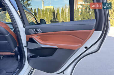 Позашляховик / Кросовер BMW X7 2020 в 