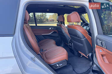 Позашляховик / Кросовер BMW X7 2020 в 