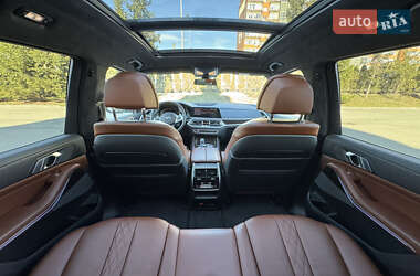 Позашляховик / Кросовер BMW X7 2020 в 