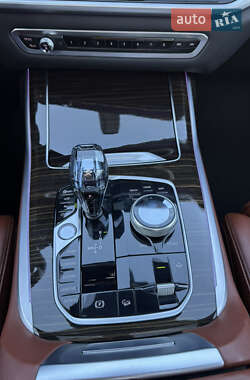Позашляховик / Кросовер BMW X7 2020 в 