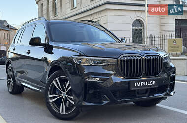Внедорожник / Кроссовер BMW X7 2021 в 