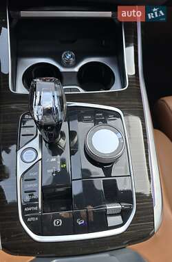 Внедорожник / Кроссовер BMW X7 2021 в 
