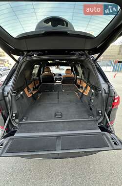 Внедорожник / Кроссовер BMW X7 2021 в 