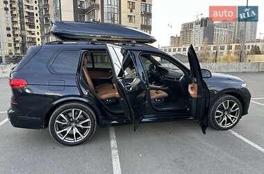 Внедорожник / Кроссовер BMW X7 2021 в 