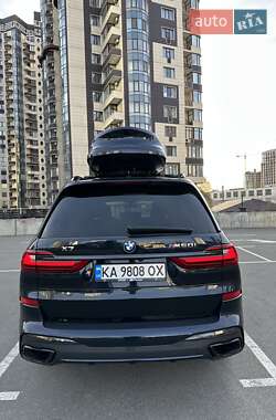 Внедорожник / Кроссовер BMW X7 2021 в 