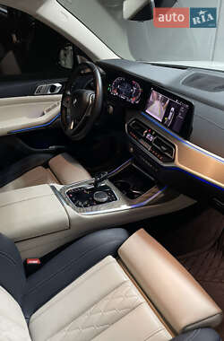 Внедорожник / Кроссовер BMW X7 2020 в 