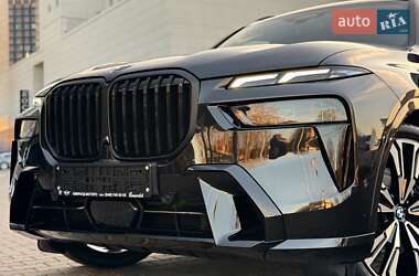 Позашляховик / Кросовер BMW X7 2024 в 