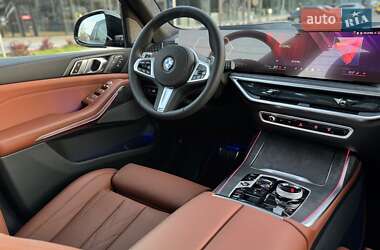 Позашляховик / Кросовер BMW X7 2024 в 