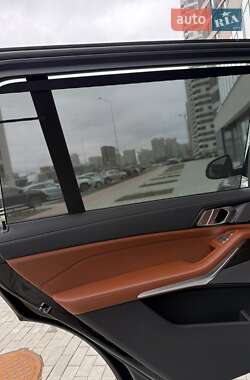 Внедорожник / Кроссовер BMW X7 2023 в 