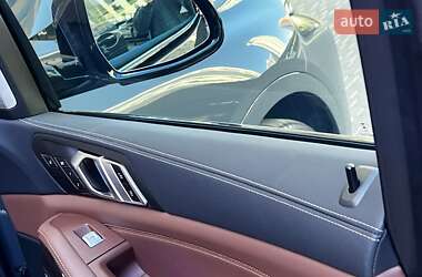 Позашляховик / Кросовер BMW X7 2024 в 