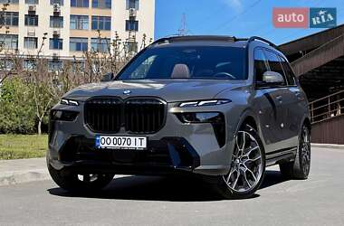 Позашляховик / Кросовер BMW X7 2024 в 