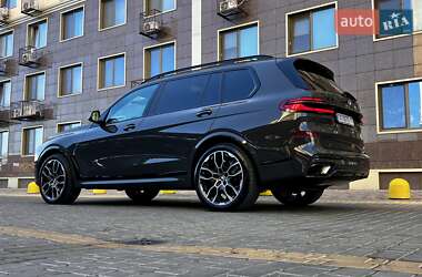 Позашляховик / Кросовер BMW X7 2024 в 