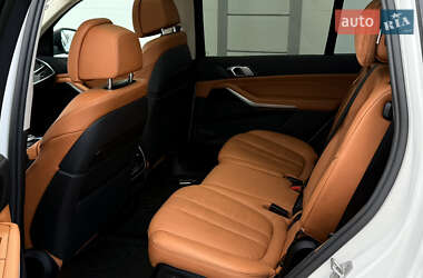 Внедорожник / Кроссовер BMW X7 2021 в 
