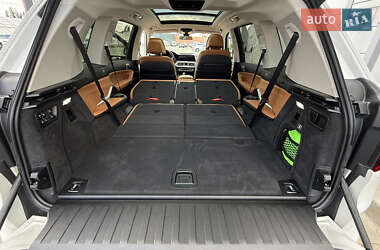Внедорожник / Кроссовер BMW X7 2021 в 
