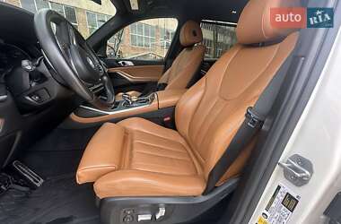 Позашляховик / Кросовер BMW X7 2022 в 
