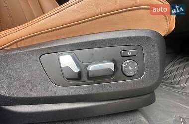 Позашляховик / Кросовер BMW X7 2022 в 
