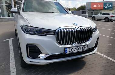 Позашляховик / Кросовер BMW X7 2021 в 