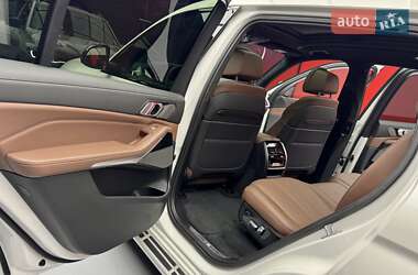 Позашляховик / Кросовер BMW X7 2020 в 