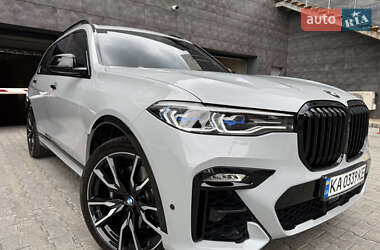 Позашляховик / Кросовер BMW X7 2022 в 