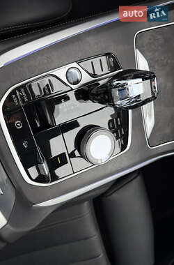 Позашляховик / Кросовер BMW X7 2022 в 