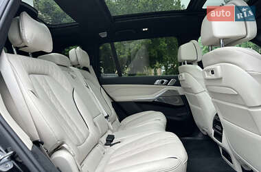 Позашляховик / Кросовер BMW X7 2019 в 