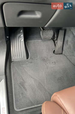 Позашляховик / Кросовер BMW X7 2022 в 