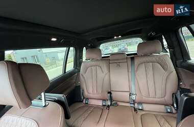 Позашляховик / Кросовер BMW X7 2022 в 