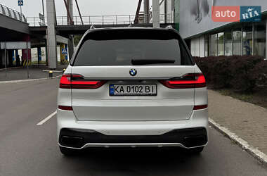 Позашляховик / Кросовер BMW X7 2020 в 