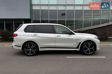 Позашляховик / Кросовер BMW X7 2020 в 