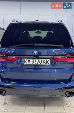 Позашляховик / Кросовер BMW X7 2022 в 