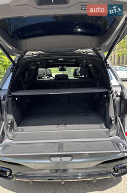 Позашляховик / Кросовер BMW X7 2023 в 