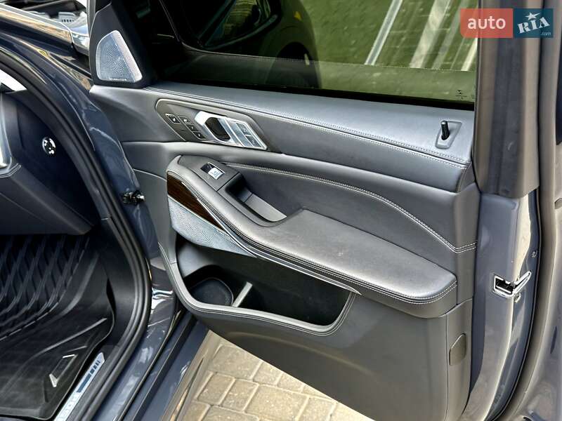 Внедорожник / Кроссовер BMW X7 2021 в Одессе