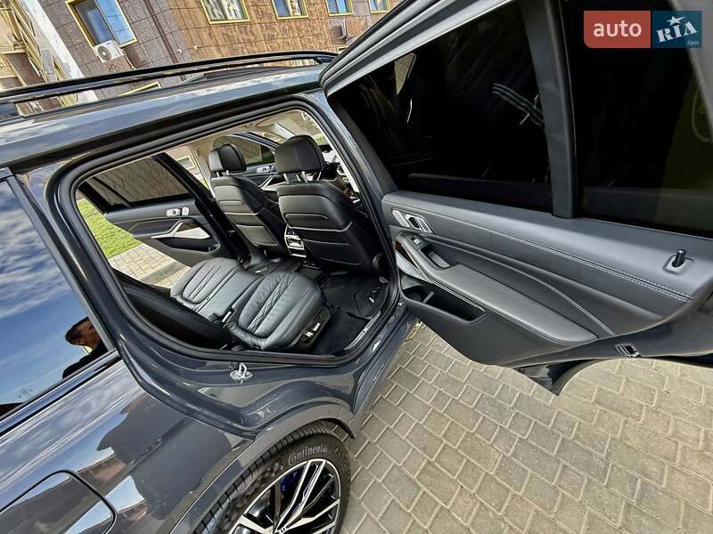 Внедорожник / Кроссовер BMW X7 2021 в Одессе