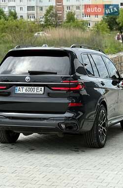 Позашляховик / Кросовер BMW X7 2022 в 