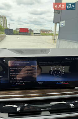 Позашляховик / Кросовер BMW X7 2022 в 