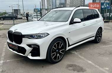 Позашляховик / Кросовер BMW X7 2022 в 