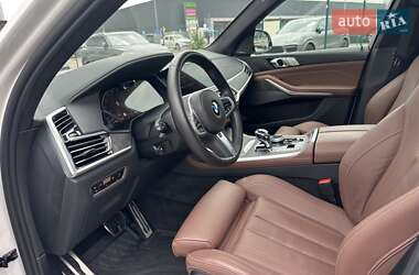 Позашляховик / Кросовер BMW X7 2022 в 