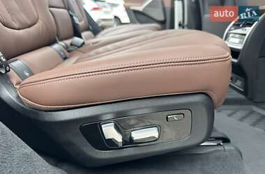Позашляховик / Кросовер BMW X7 2022 в 