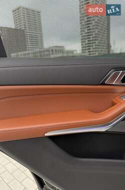 Внедорожник / Кроссовер BMW X7 2023 в 