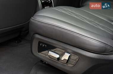Позашляховик / Кросовер BMW X7 2020 в 